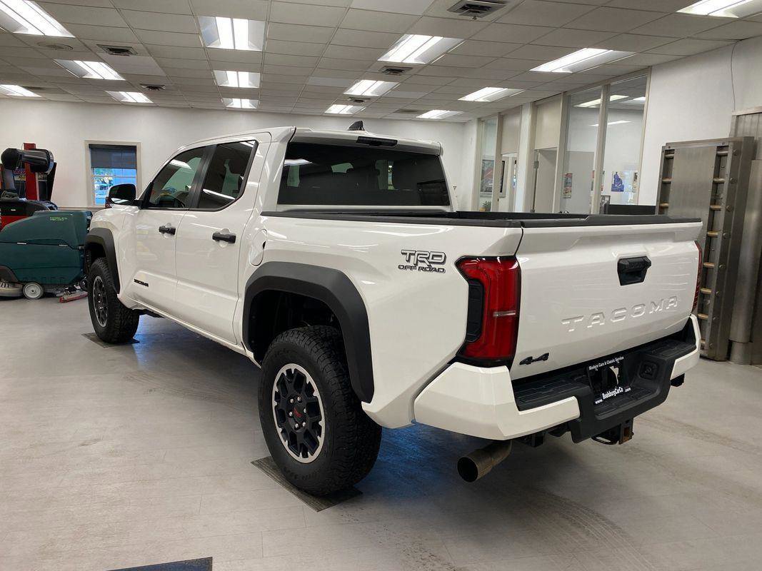 Used 2025 Toyota Tacoma TRD Off-Road image 4