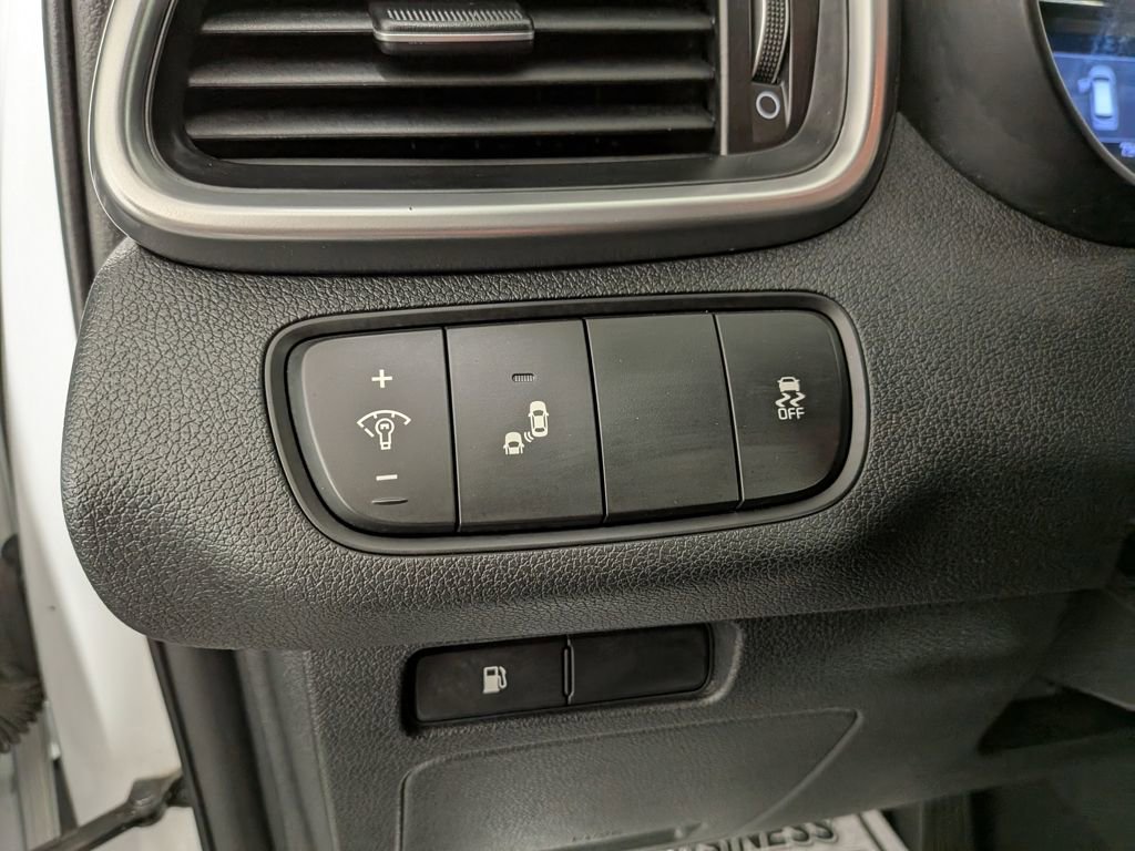 Used 2020 Kia Sorento S image 18