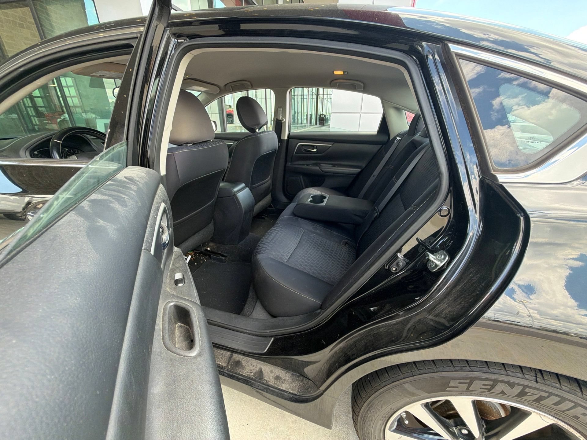 Used 2018 Nissan Altima 2.5 SV FWD image 17