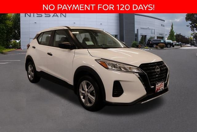 New 2025 Nissan Kicks Play S