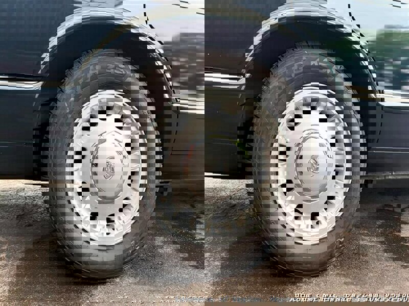 Used 1999 Jaguar XJ8 L image 11