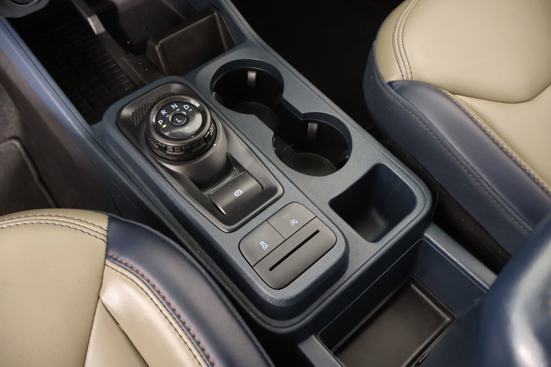 Used 2025 Ford Maverick Lariat w/ 4K Tow Package image 9