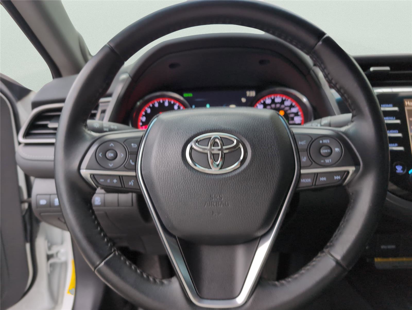 Used 2020 Toyota Camry XSE image 21