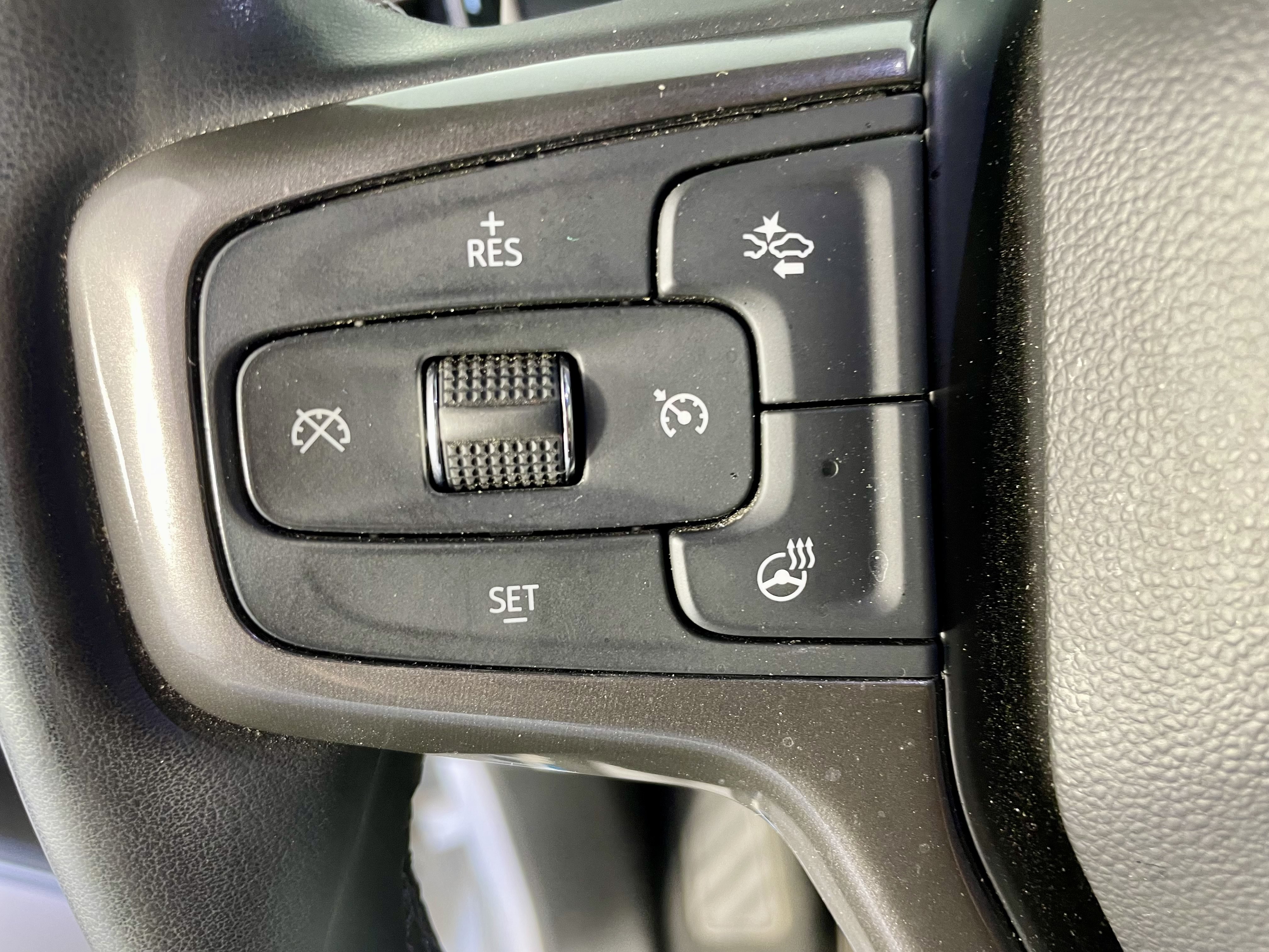 Used 2025 Chevrolet Silverado 1500 High Country w/ Technology Package AWD/4WD image 16