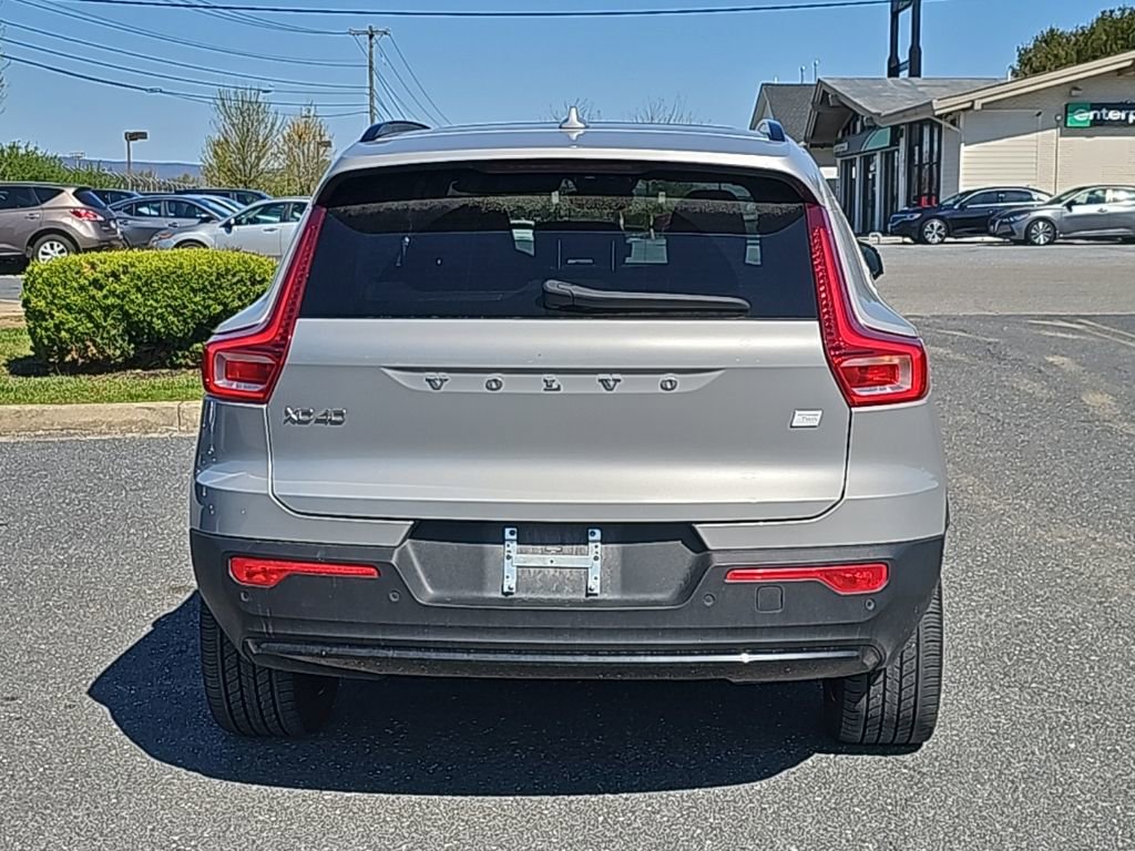 Used 2023 Volvo XC40 Recharge Plus image 13