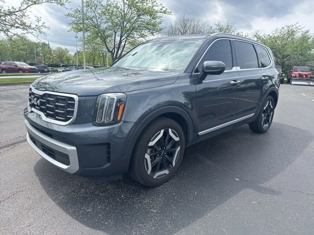 Used 2023 Kia Telluride S w/ S Sunroof Package image 3