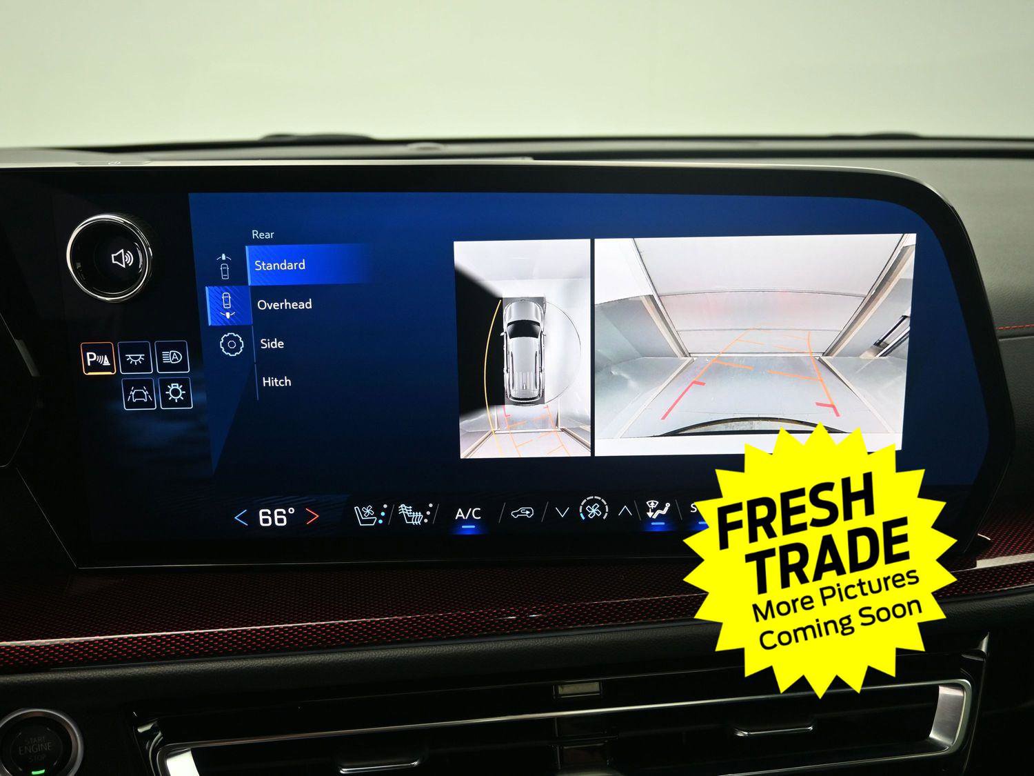 Used 2024 Chevrolet Traverse RS image 34