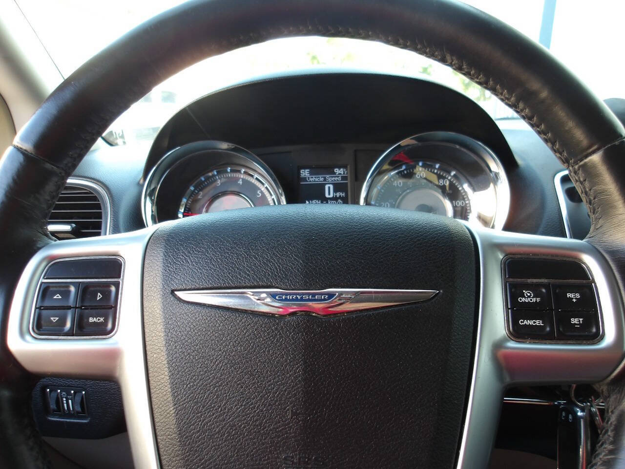 Used 2011 Chrysler Town & Country Touring FWD image 15