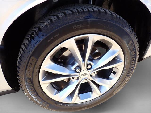 Used 2021 Dodge Challenger SXT w/ Driver Convenience Group image 7