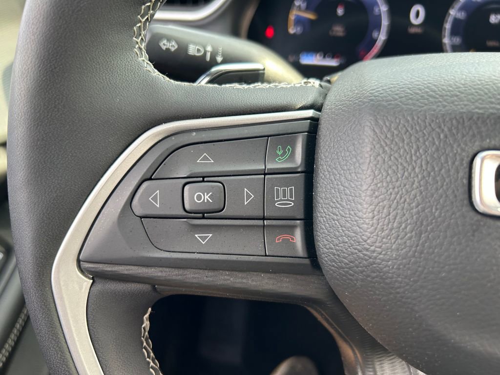 Certified 2023 Jeep Grand Cherokee L Laredo AWD/4WD image 18