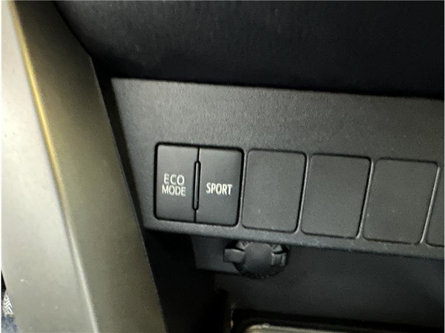 Used 2013 Toyota RAV4 LE image 20