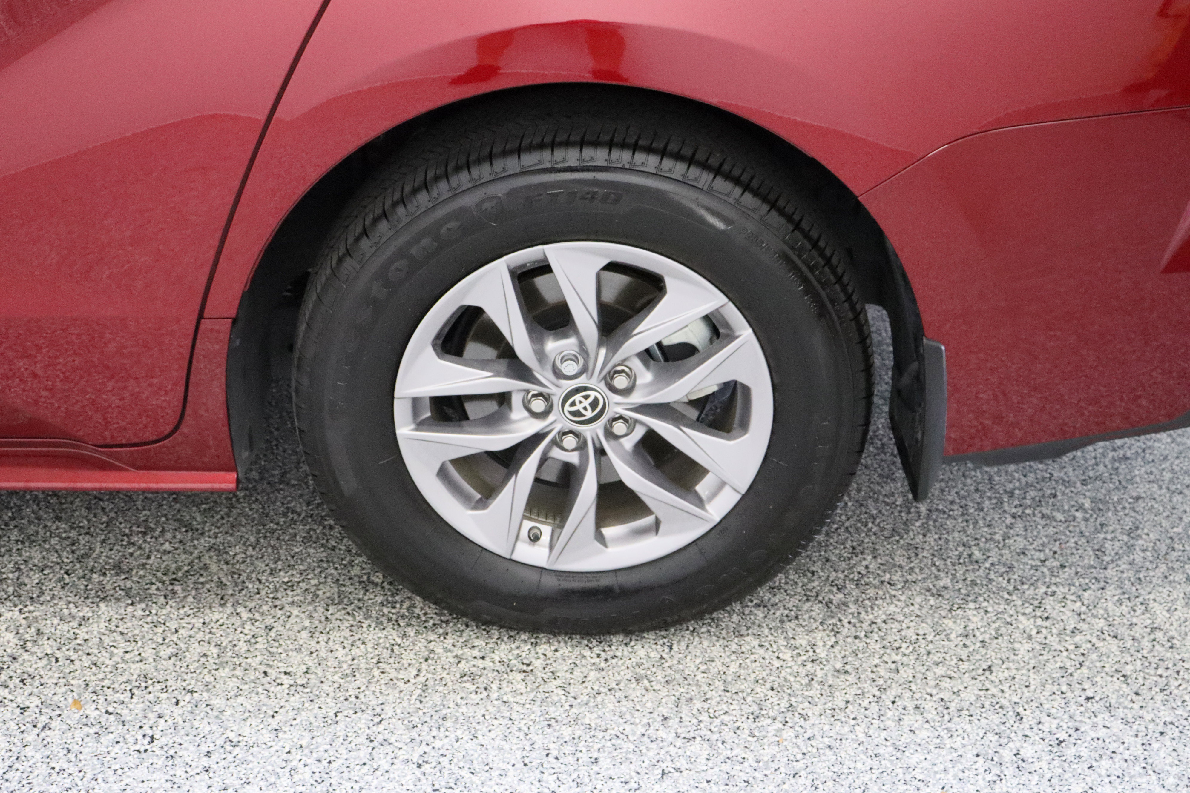 Used 2025 Toyota Sienna LE image 10