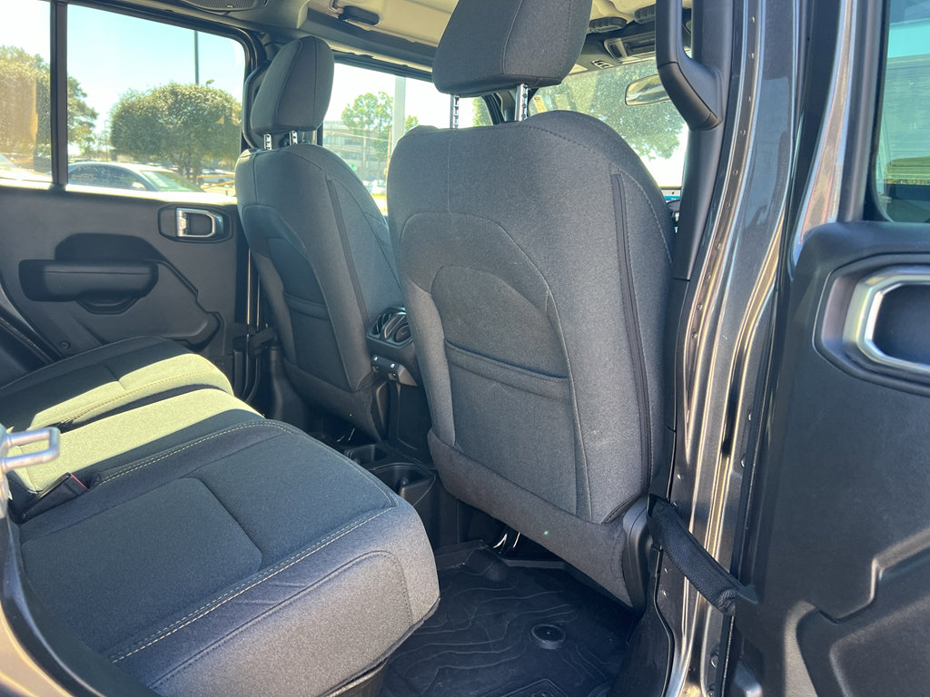 Used 2024 Jeep Gladiator Sport image 10