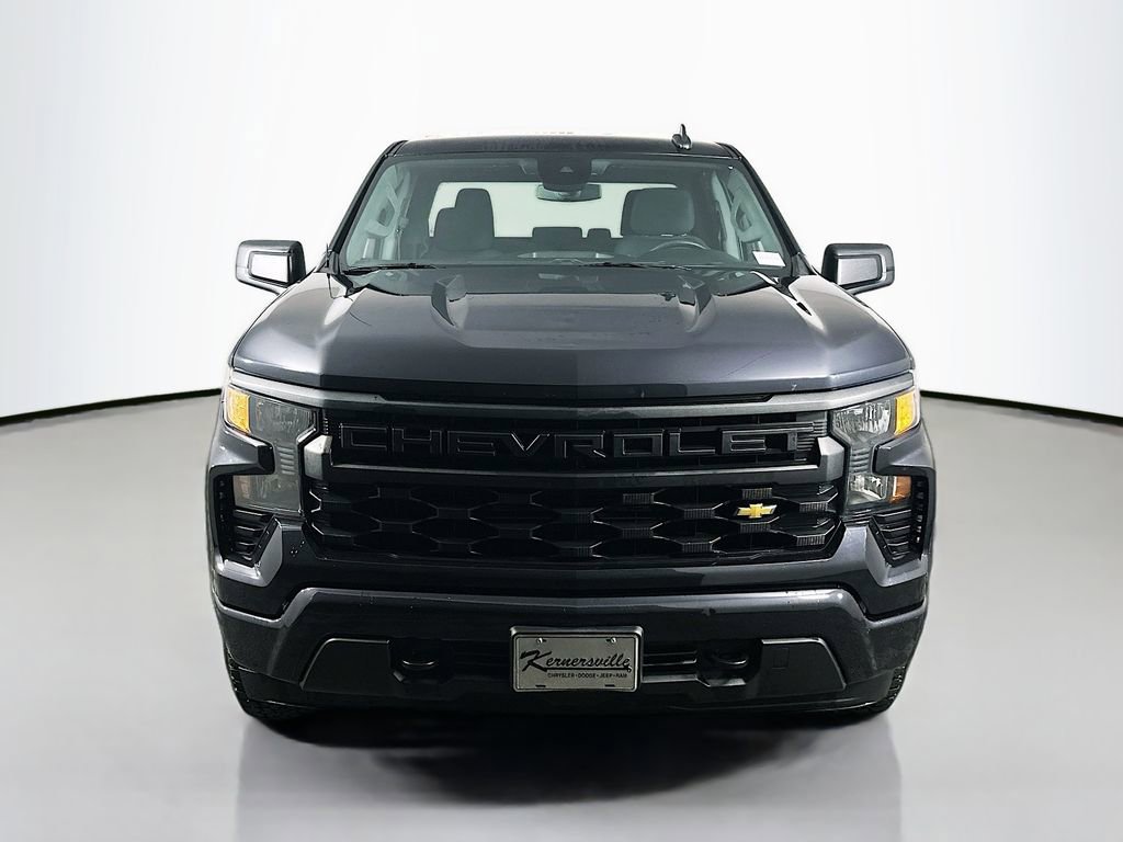 Used 2022 Chevrolet Silverado 1500 Custom image 2