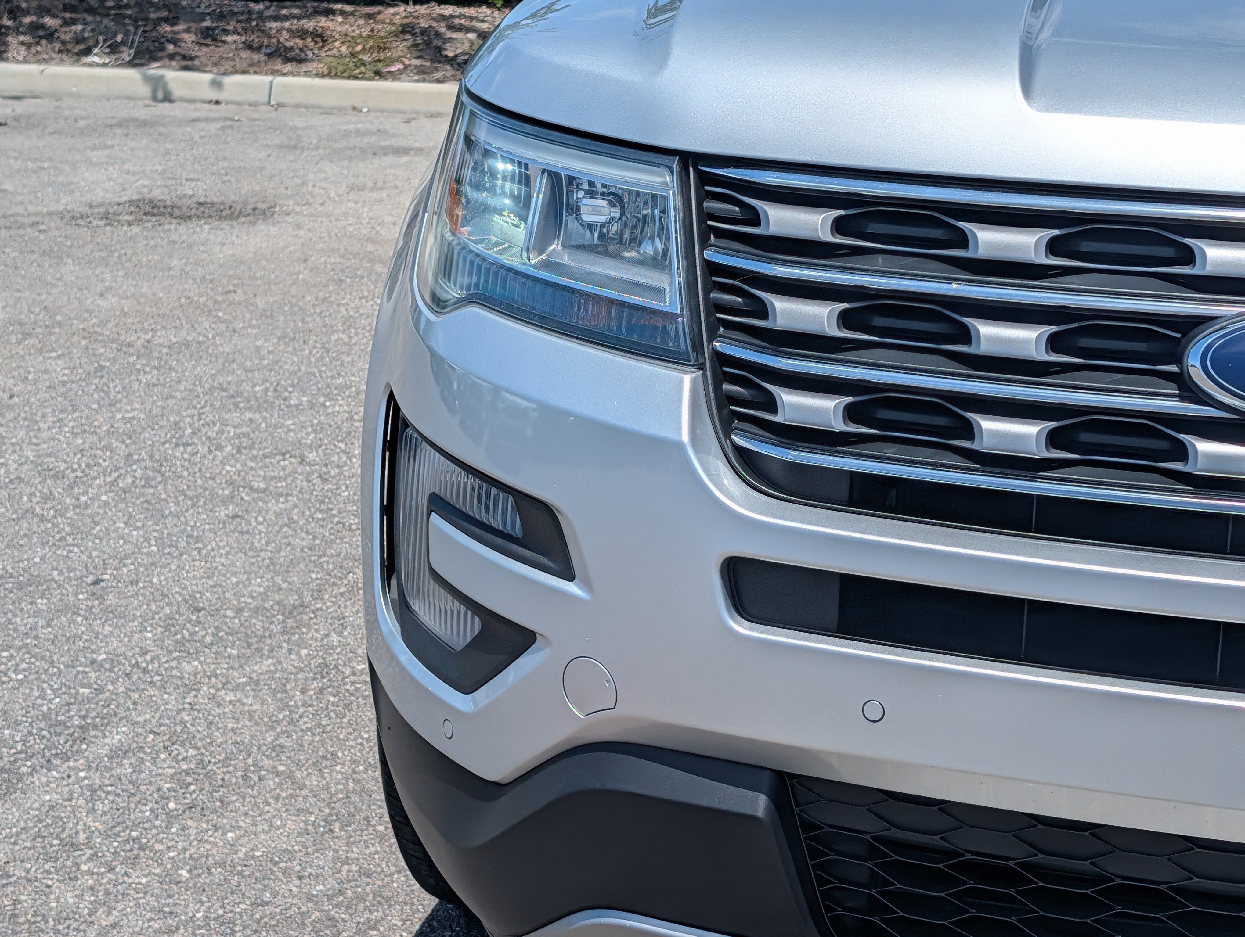 Certified 2017 Ford Explorer Limited AWD/4WD image 9