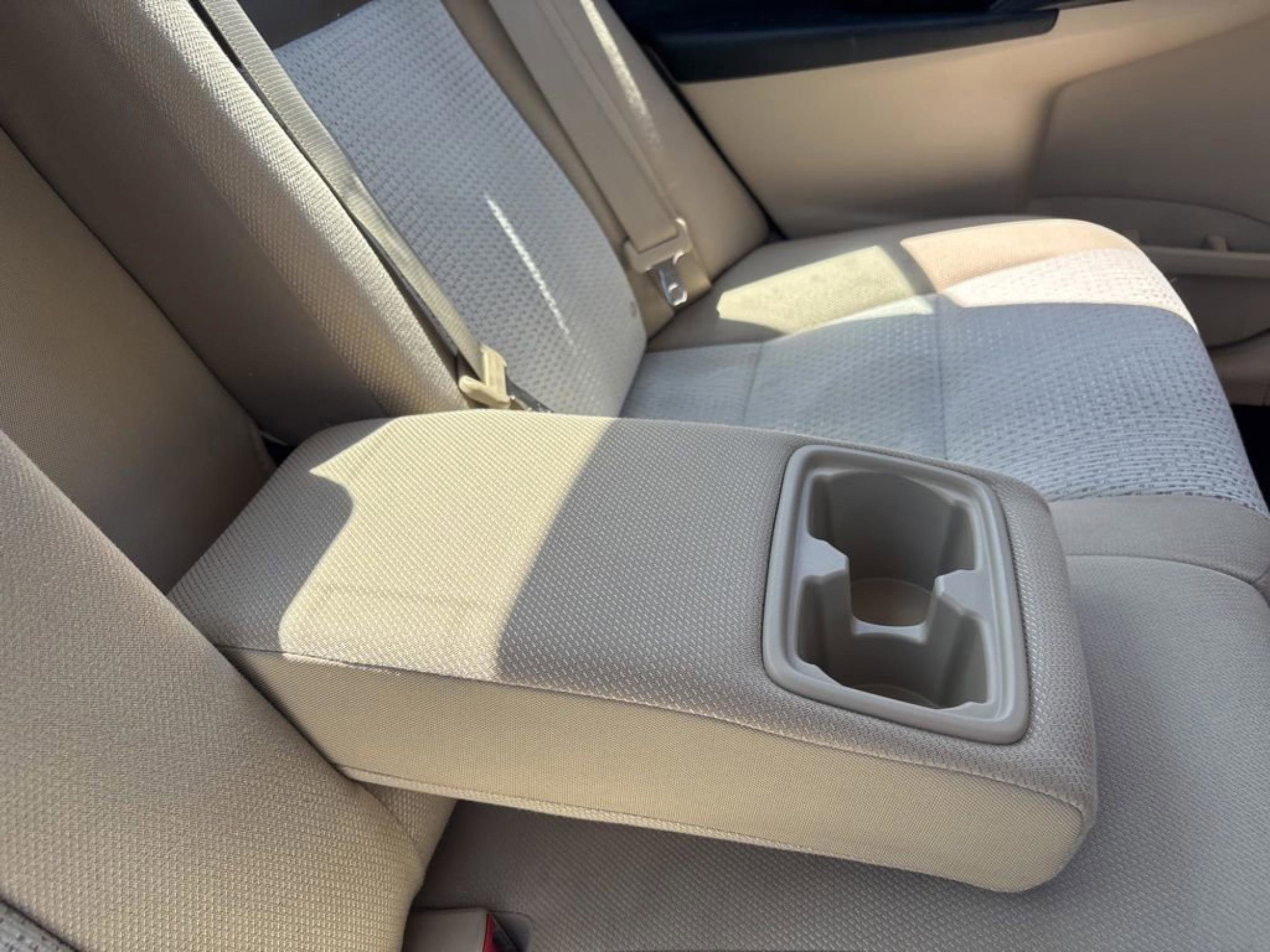 Used 2012 Toyota Camry LE image 30