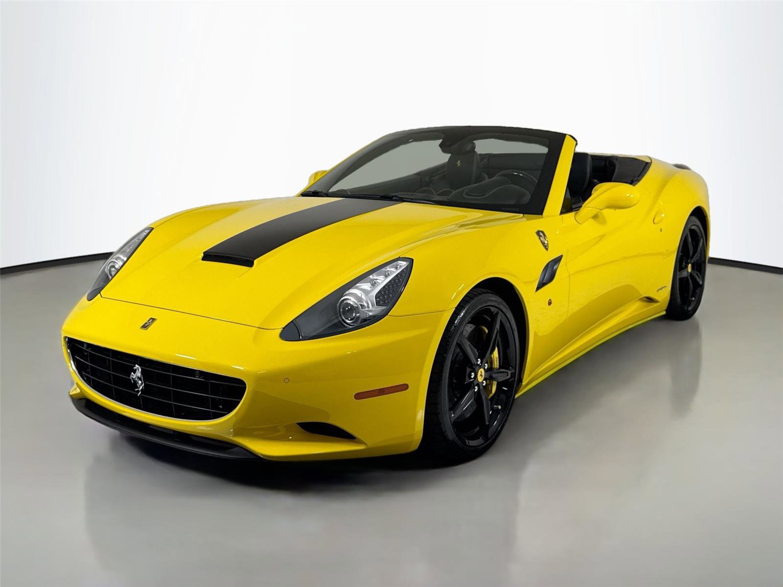Used 2014 Ferrari California image 10