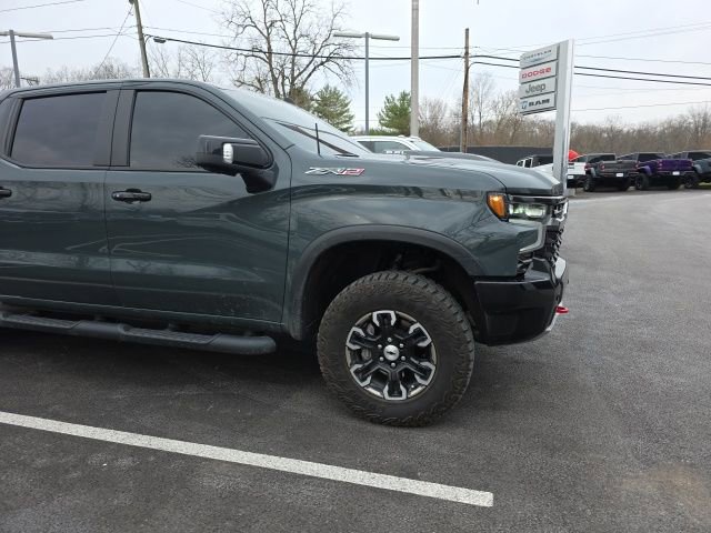 Used 2025 Chevrolet Silverado 1500 ZR2 image 4