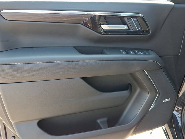 Used 2025 Chevrolet Tahoe Premier AWD/4WD image 10