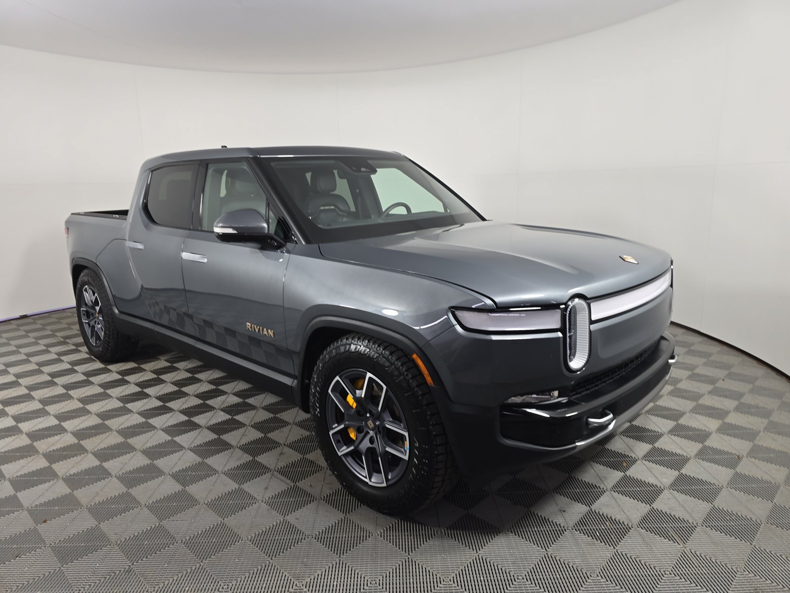 Used 2024 Rivian R1T Adventure Quad AWD/4WD image 7