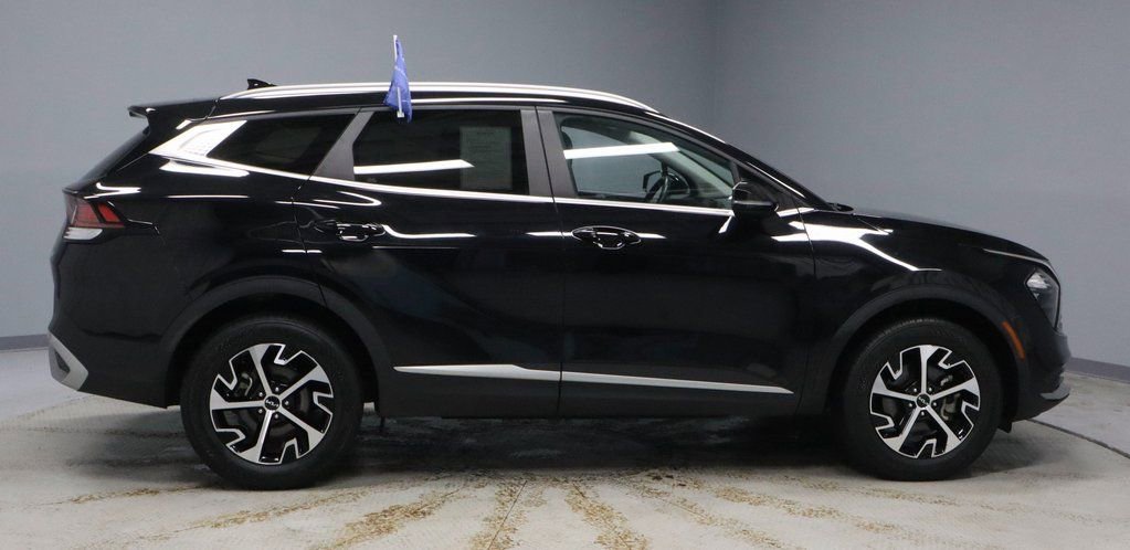 Used 2023 Kia Sportage EX image 11