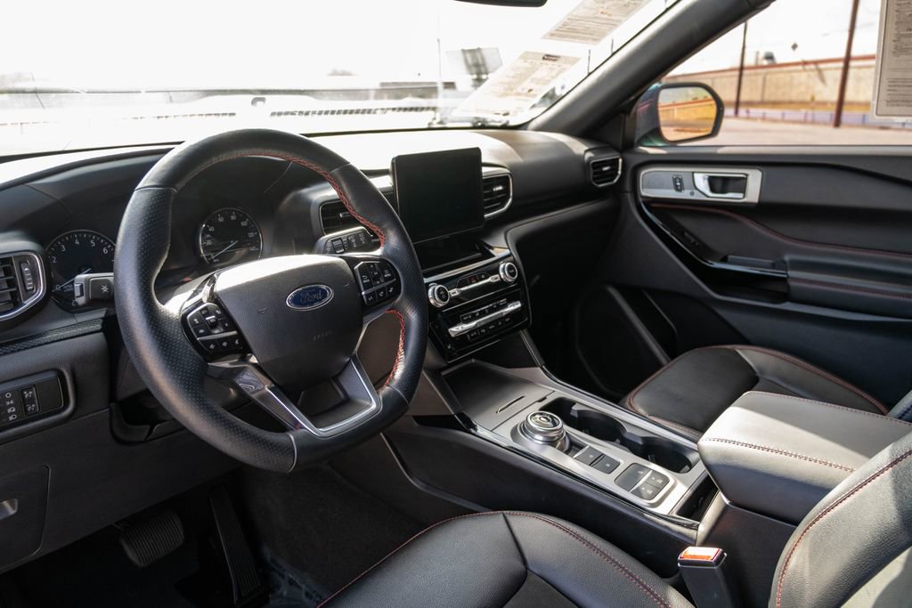 Used 2023 Ford Explorer ST-Line w/ Class IV Trailer Tow Package image 14