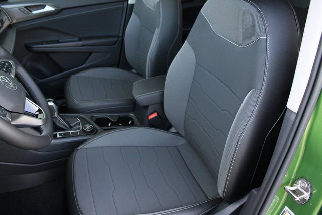 New 2025 Volkswagen Taos SE image 20