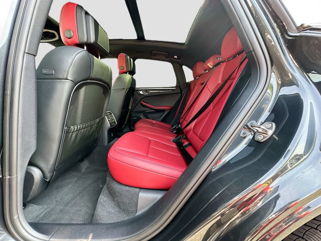 Certified 2026 Porsche Macan Turbo AWD/4WD image 24