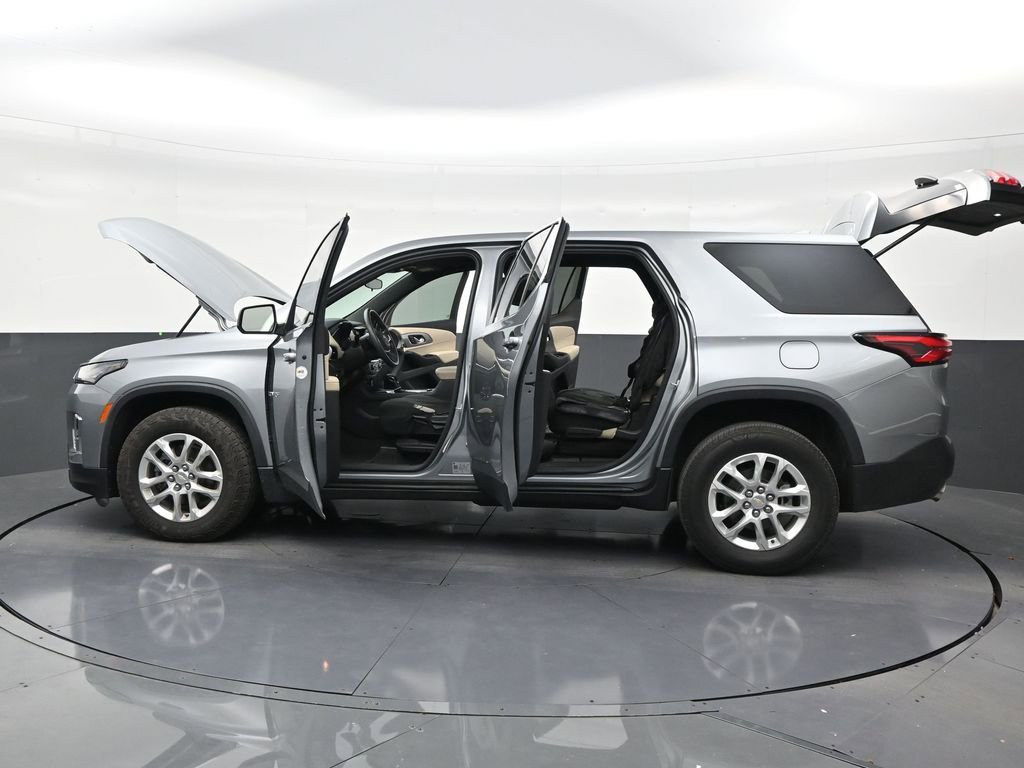 Used 2023 Chevrolet Traverse LS FWD image 30