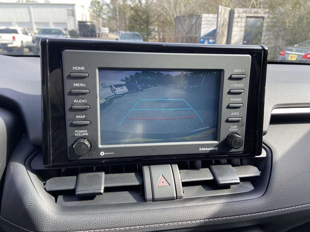 Used 2022 Toyota RAV4 LE image 23