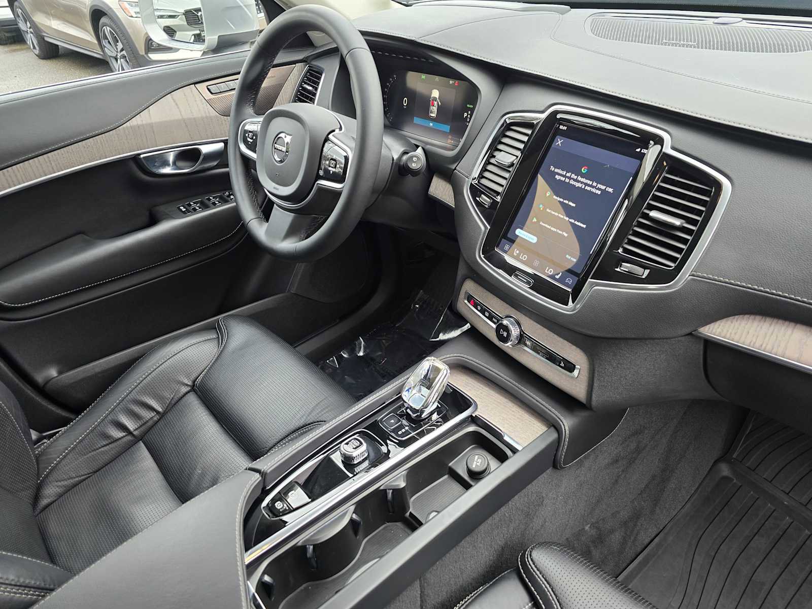 Certified 2023 Volvo XC90 T8 Ultimate w/ Protection Package Premier image 10