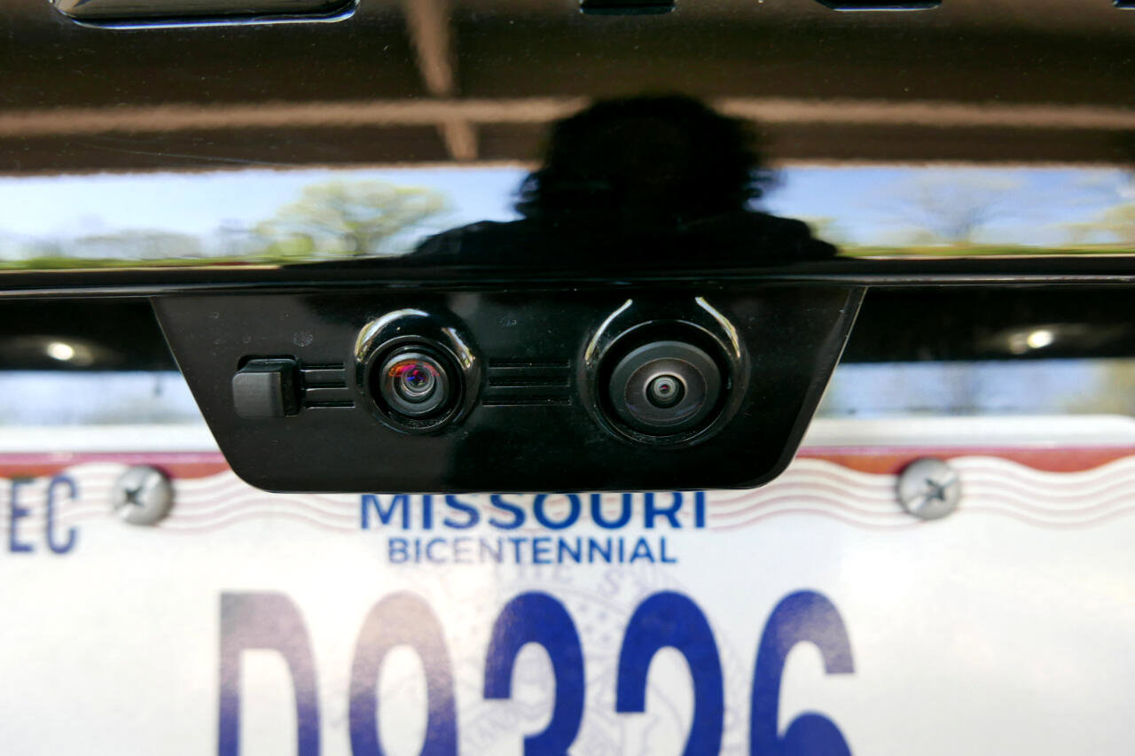 Used 2025 Chevrolet Suburban High Country image 63