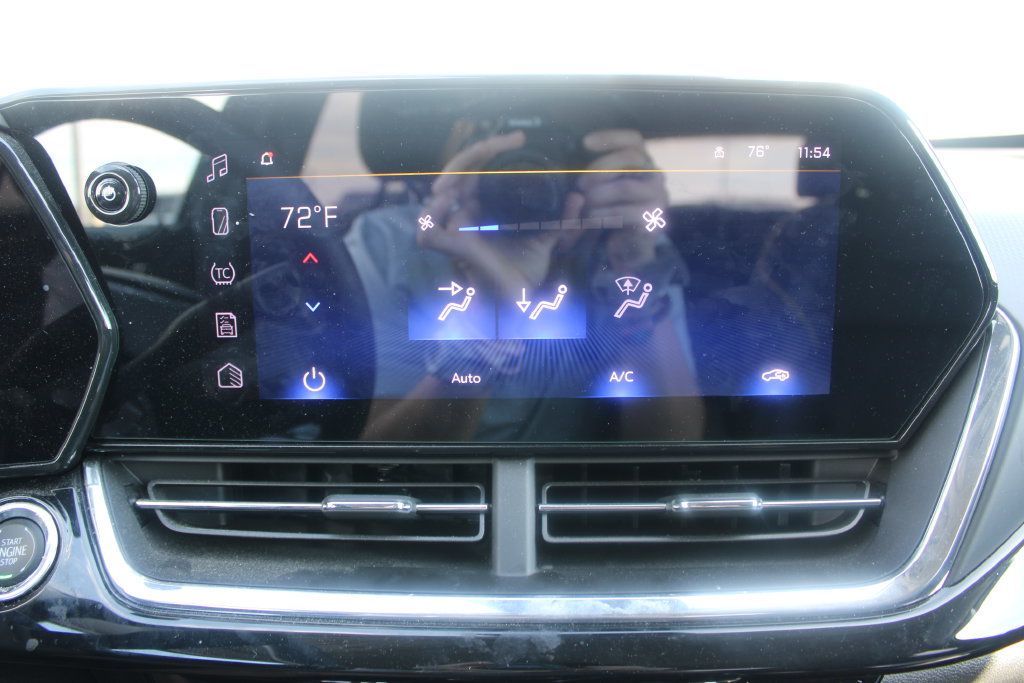 Used 2025 Chevrolet Trax ACTIV w/ Driver Confidence Package FWD image 39