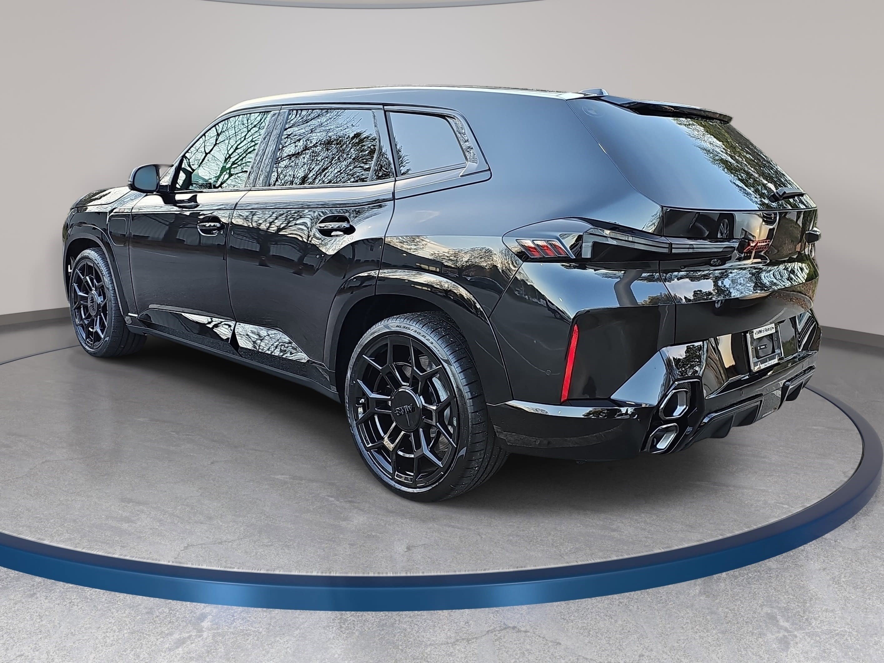 New 2026 BMW XM Label Red image 7