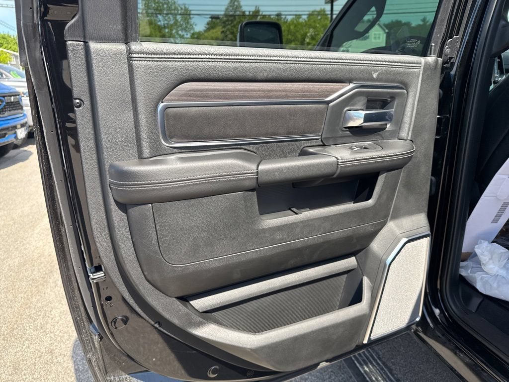 New 2026 RAM 2500 Laramie AWD/4WD image 23