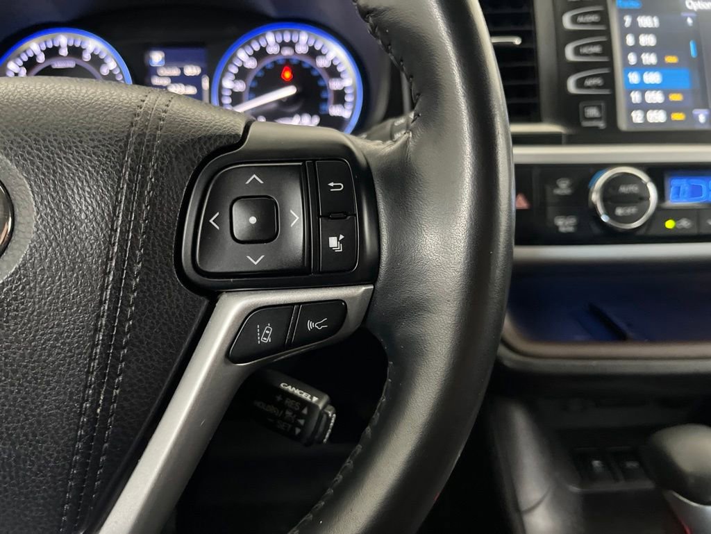 Used 2018 Toyota Highlander Limited Platinum AWD/4WD image 53