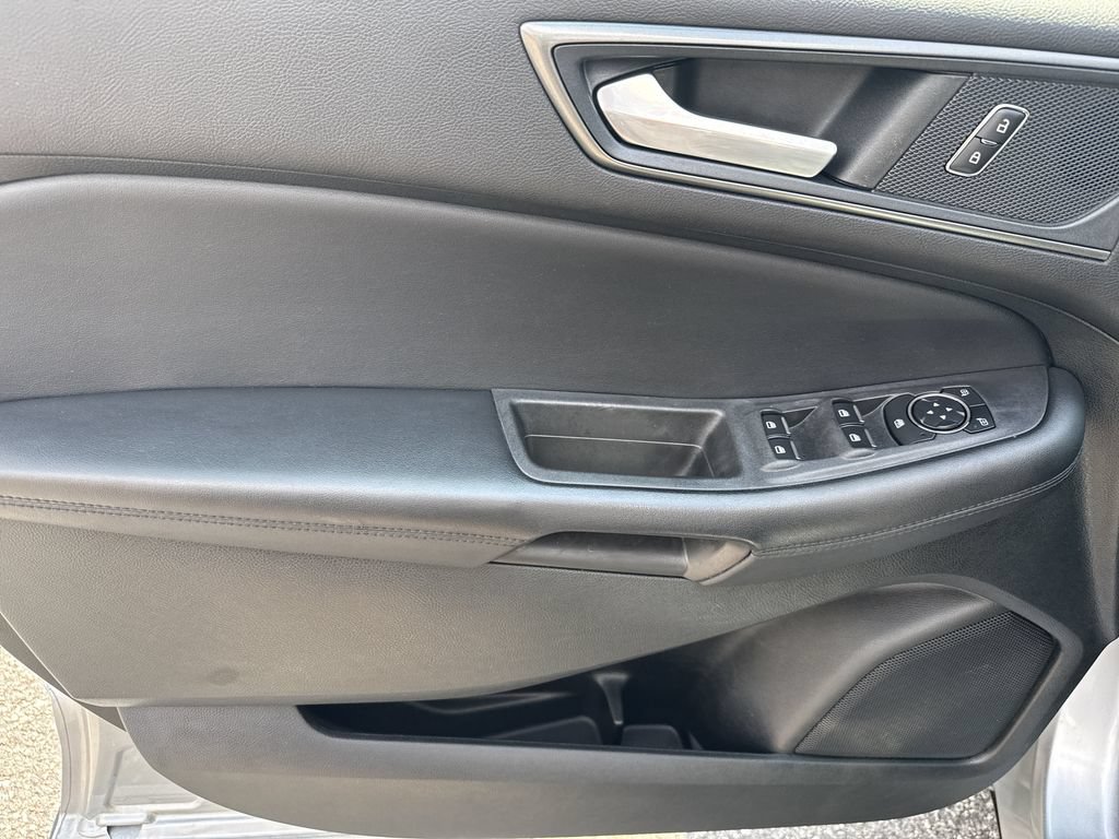 Used 2023 Ford Edge SE w/ Black Appearance Package AWD/4WD image 10