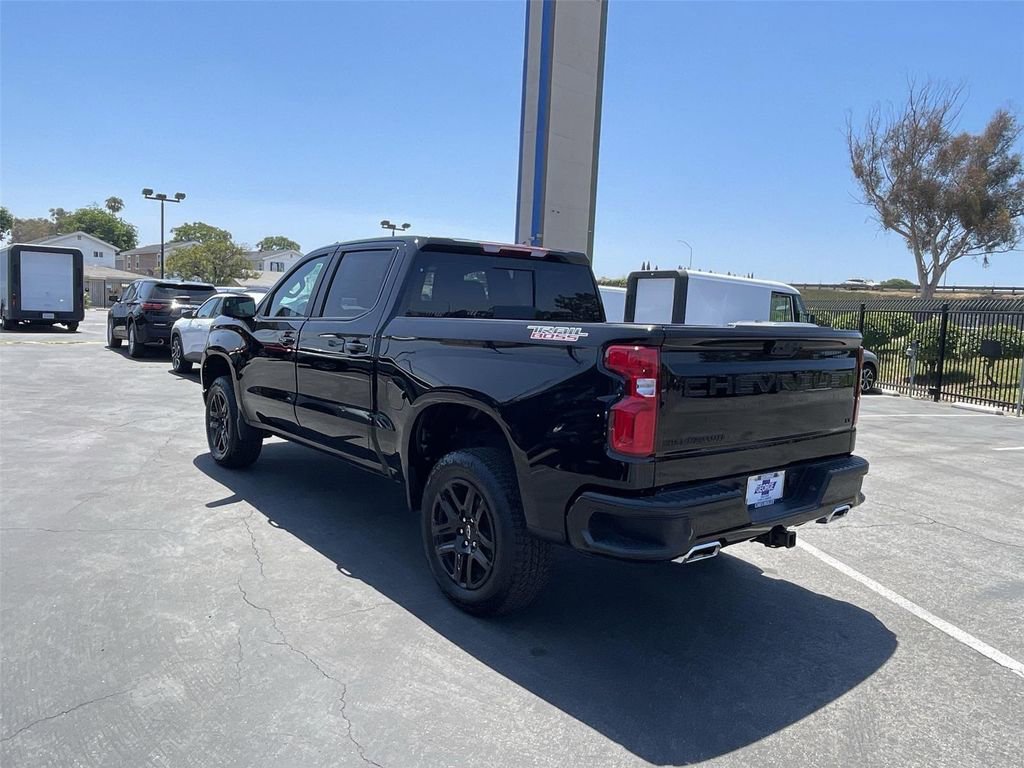 Used 2025 Chevrolet Silverado 1500 LT Trail Boss w/ Convenience Package II image 7