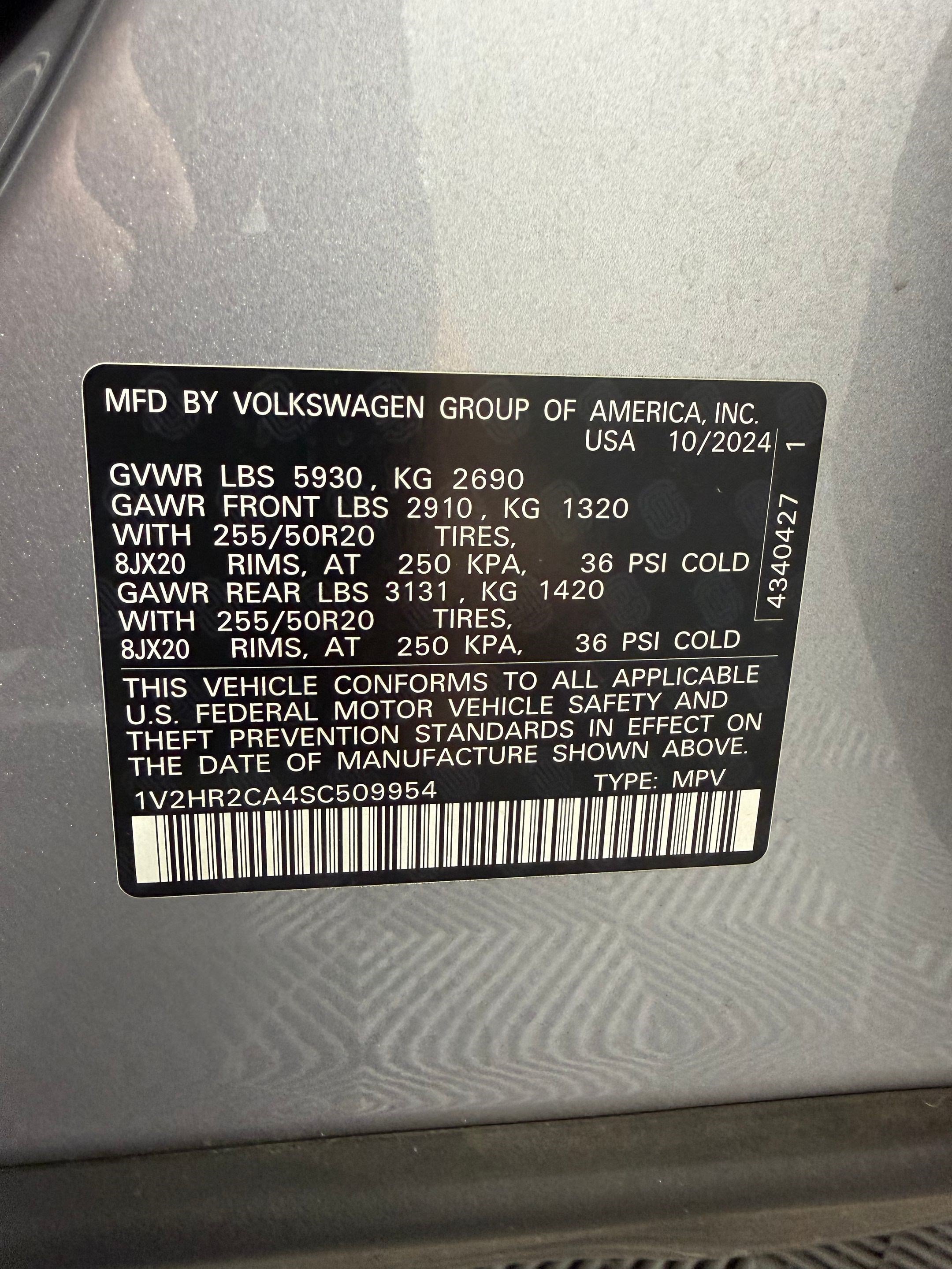 Used 2025 Volkswagen Atlas SE AWD/4WD image 18
