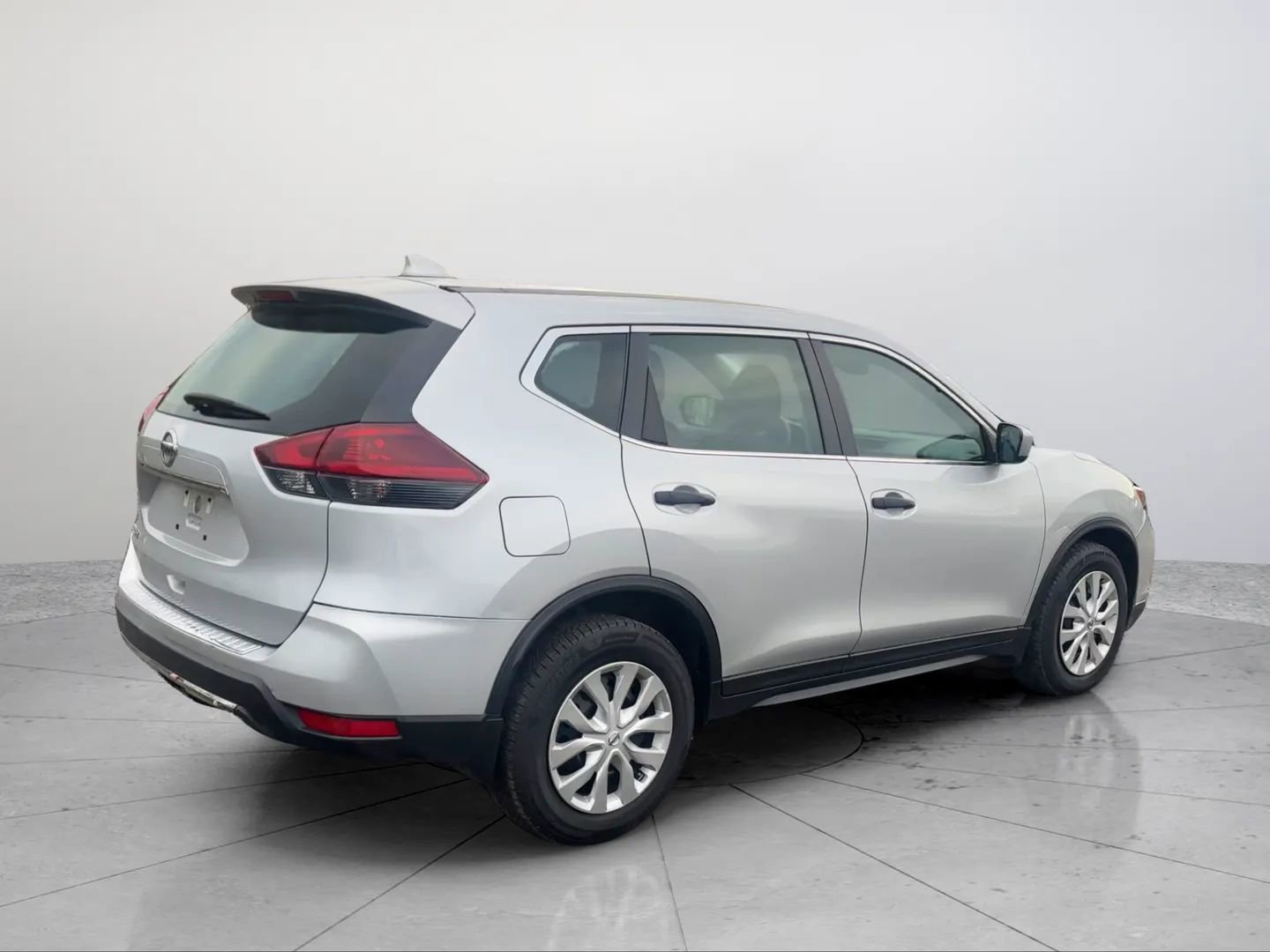 Used 2020 Nissan Rogue S FWD image 5