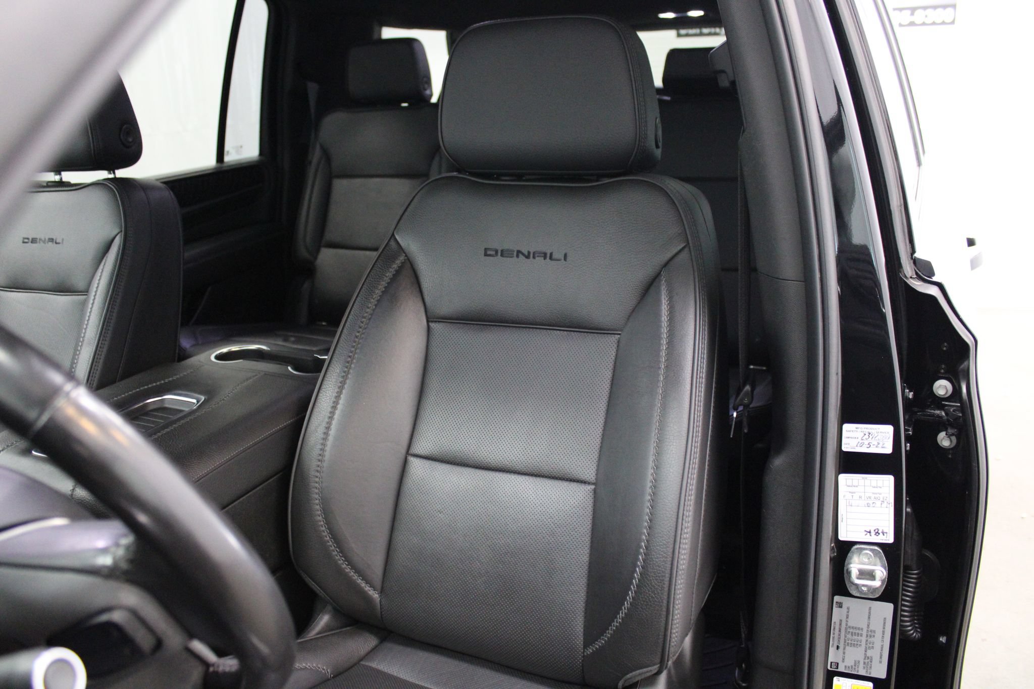Used 2022 GMC Yukon XL Denali AWD/4WD image 18