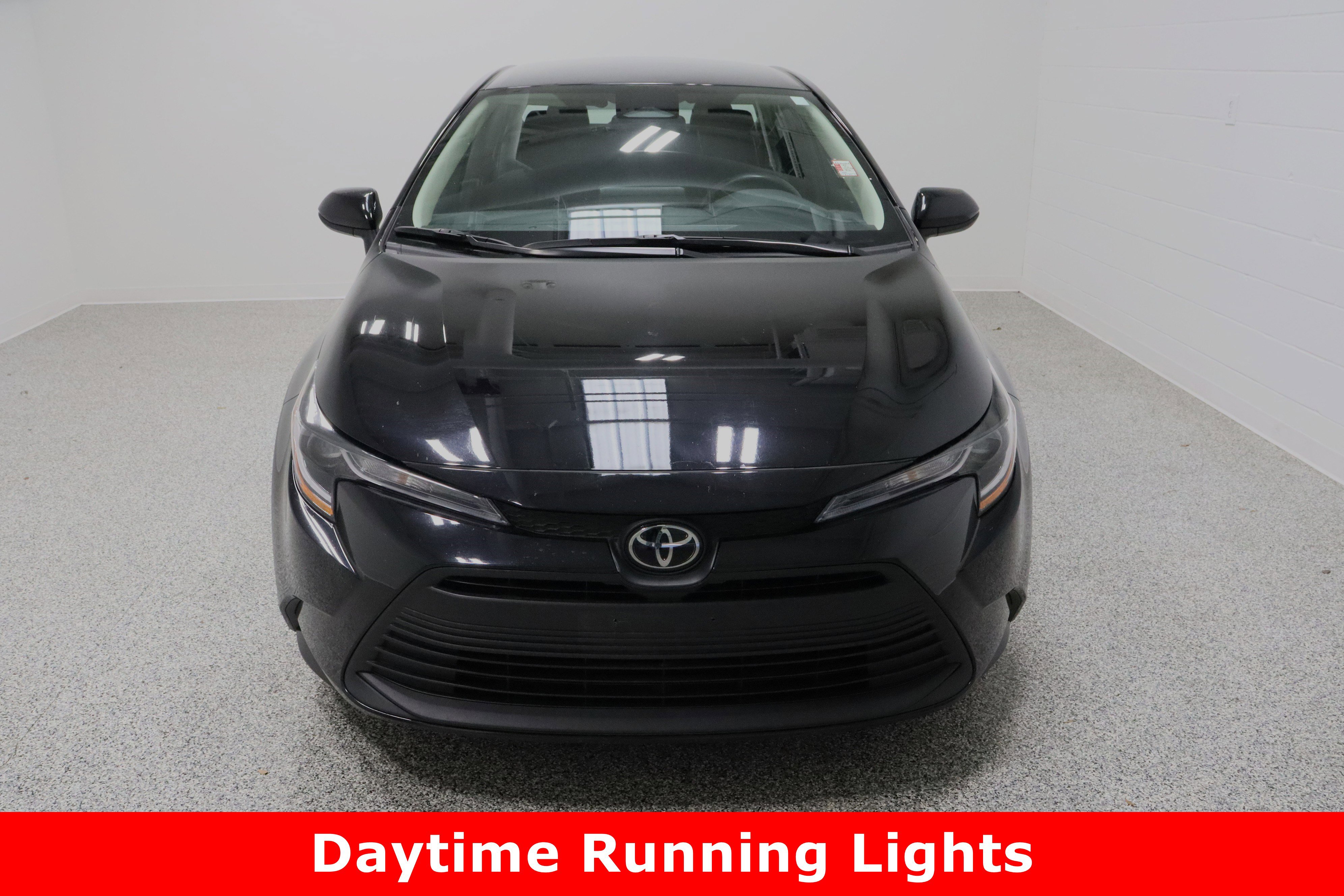 Used 2024 Toyota Corolla LE image 3