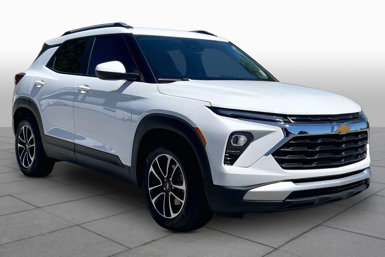 Used 2025 Chevrolet TrailBlazer LT w/ Convenience Package FWD image 6