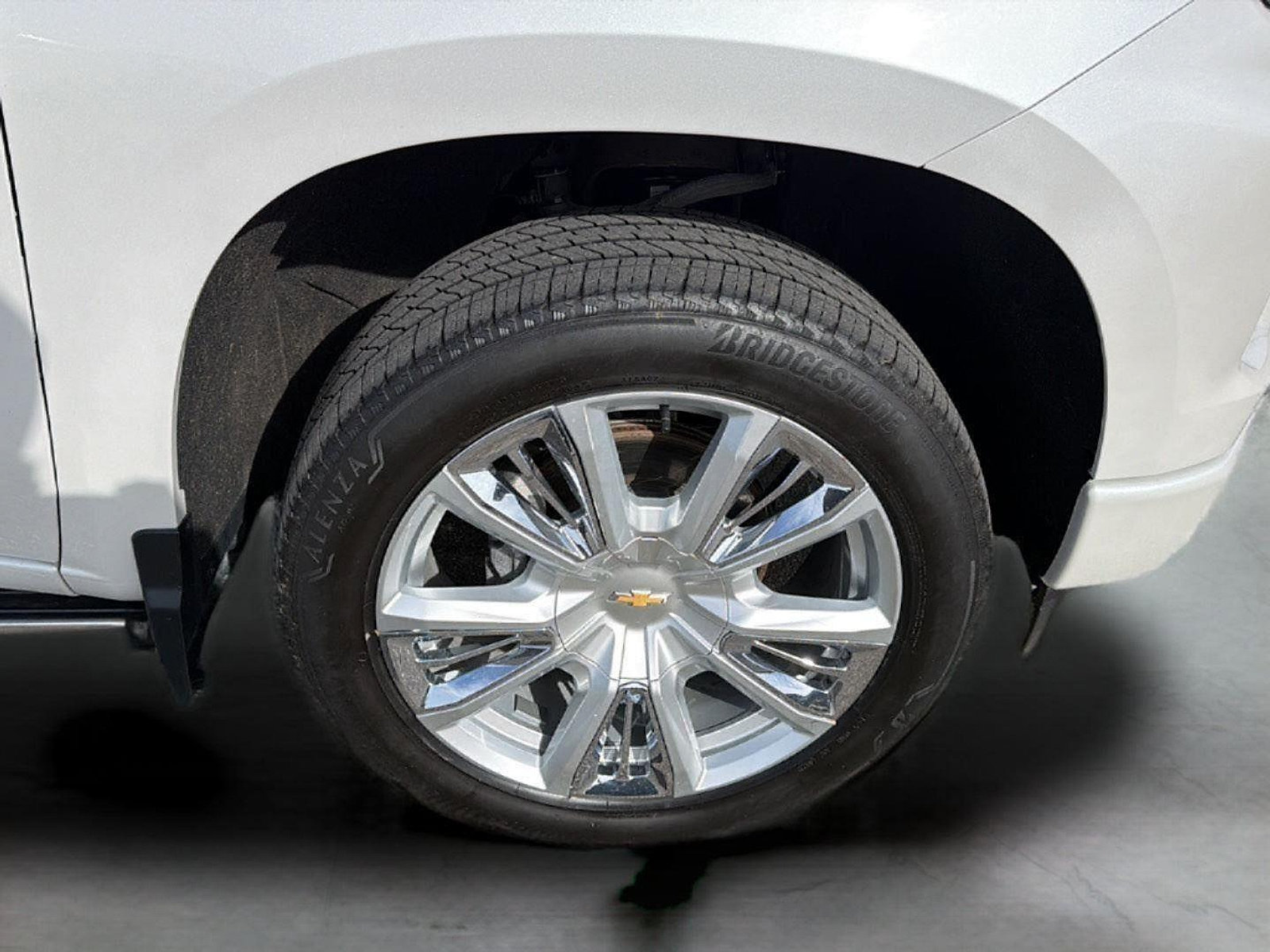Used 2022 Chevrolet Silverado 1500 High Country w/ High Country Premium Package AWD/4WD image 8