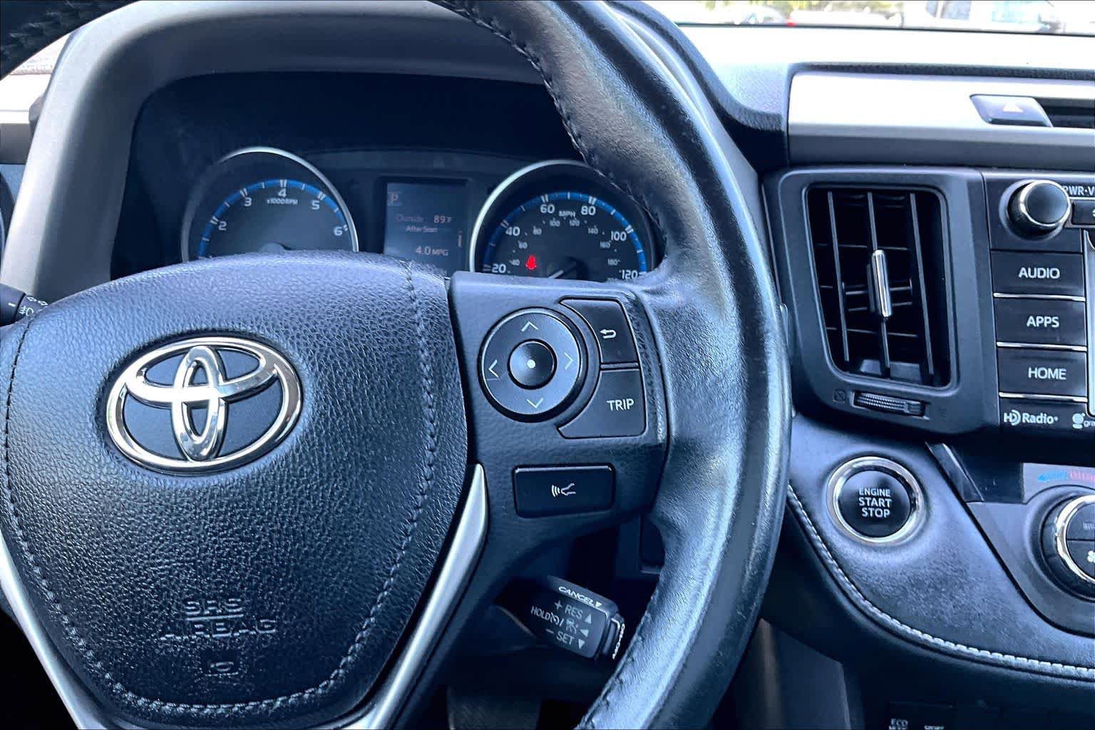 Used 2018 Toyota RAV4 XLE FWD image 25