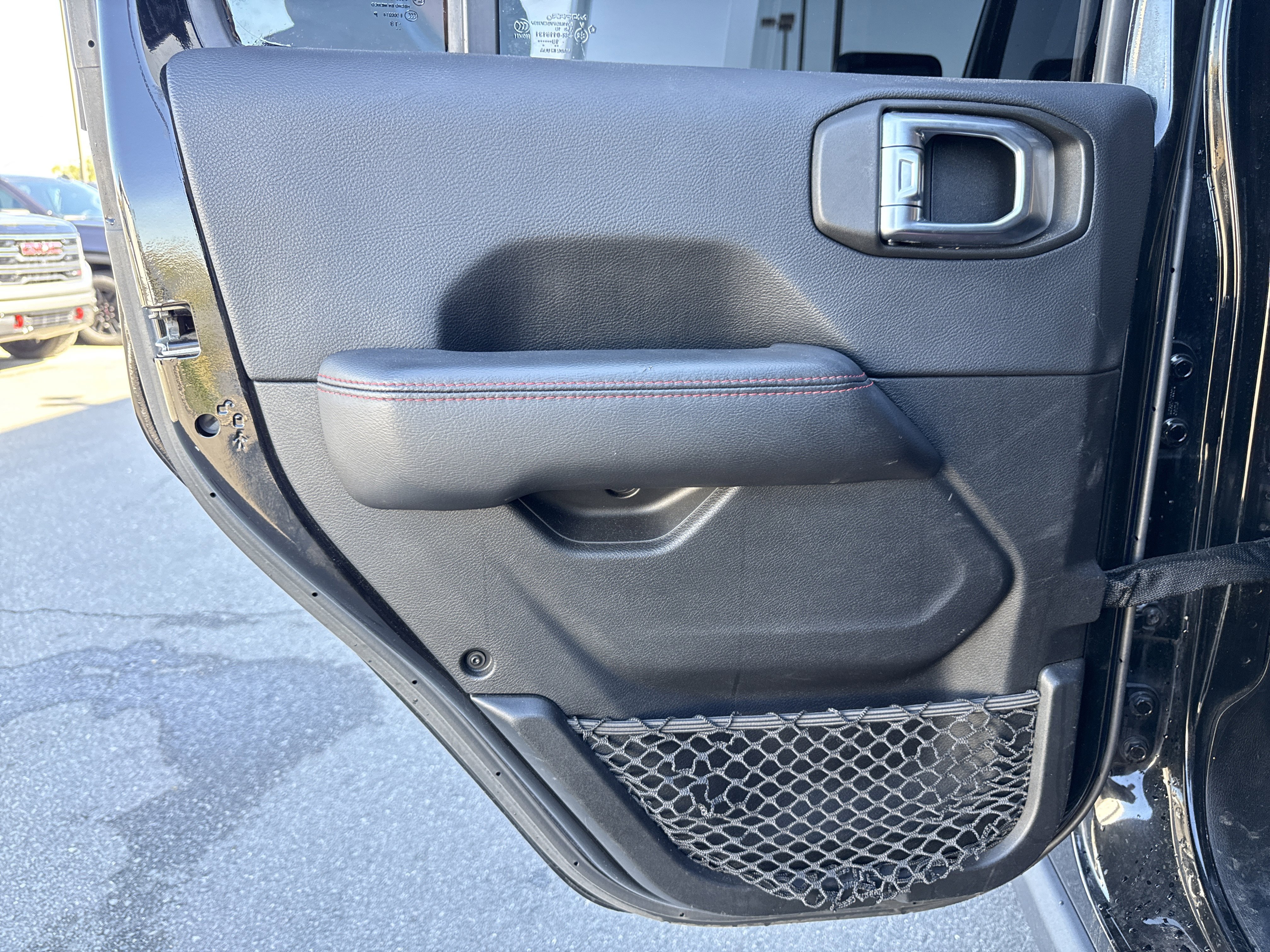 Used 2018 Jeep Wrangler Unlimited Rubicon image 30