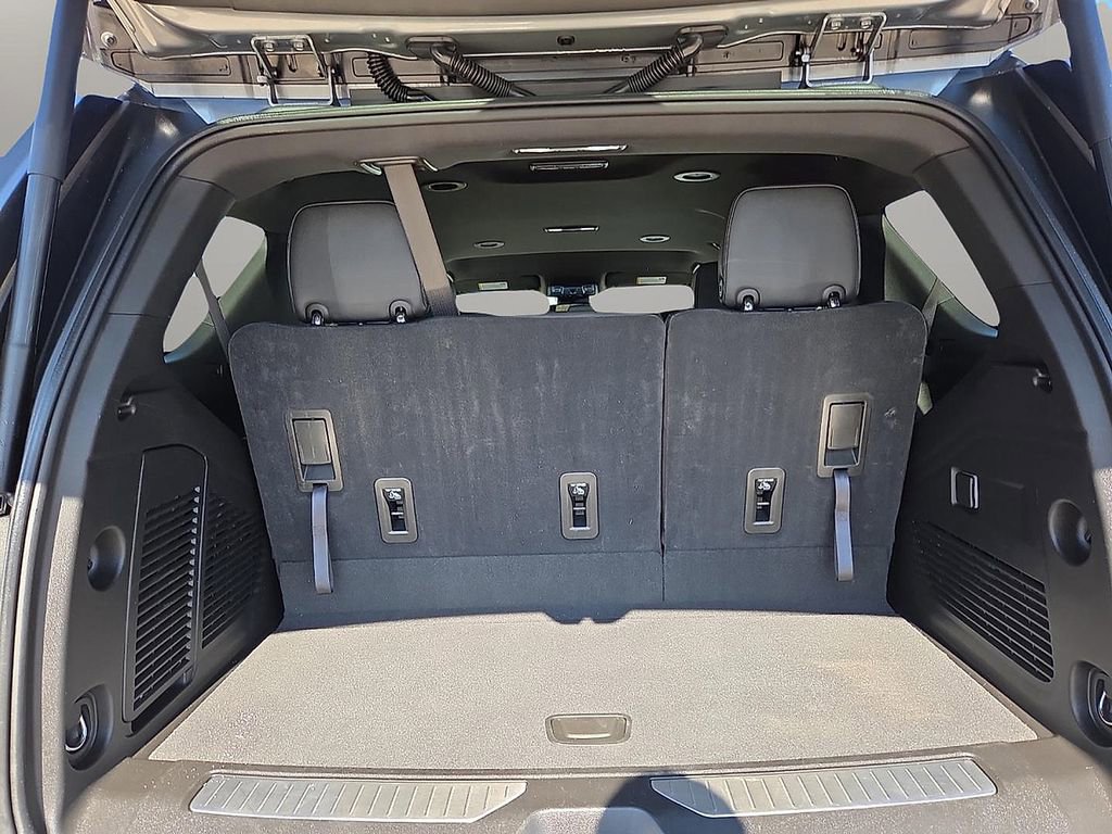 Used 2025 Chevrolet Tahoe Z71 AWD/4WD image 9
