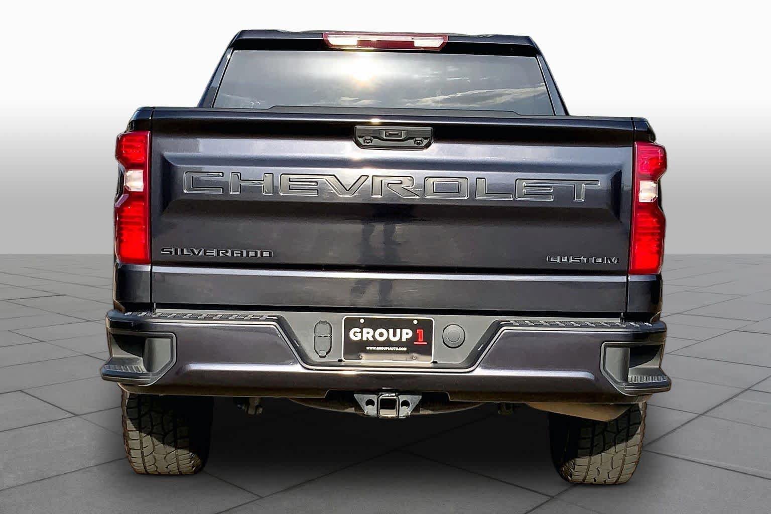 Used 2023 Chevrolet Silverado 1500 Custom w/ LPO, Dark Essentials Package RWD image 5