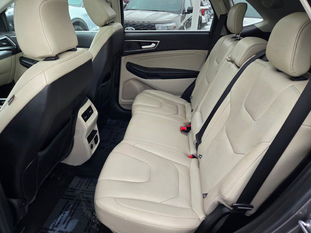 Used 2021 Ford Edge Titanium w/ Class II Trailer Tow Package AWD/4WD image 17