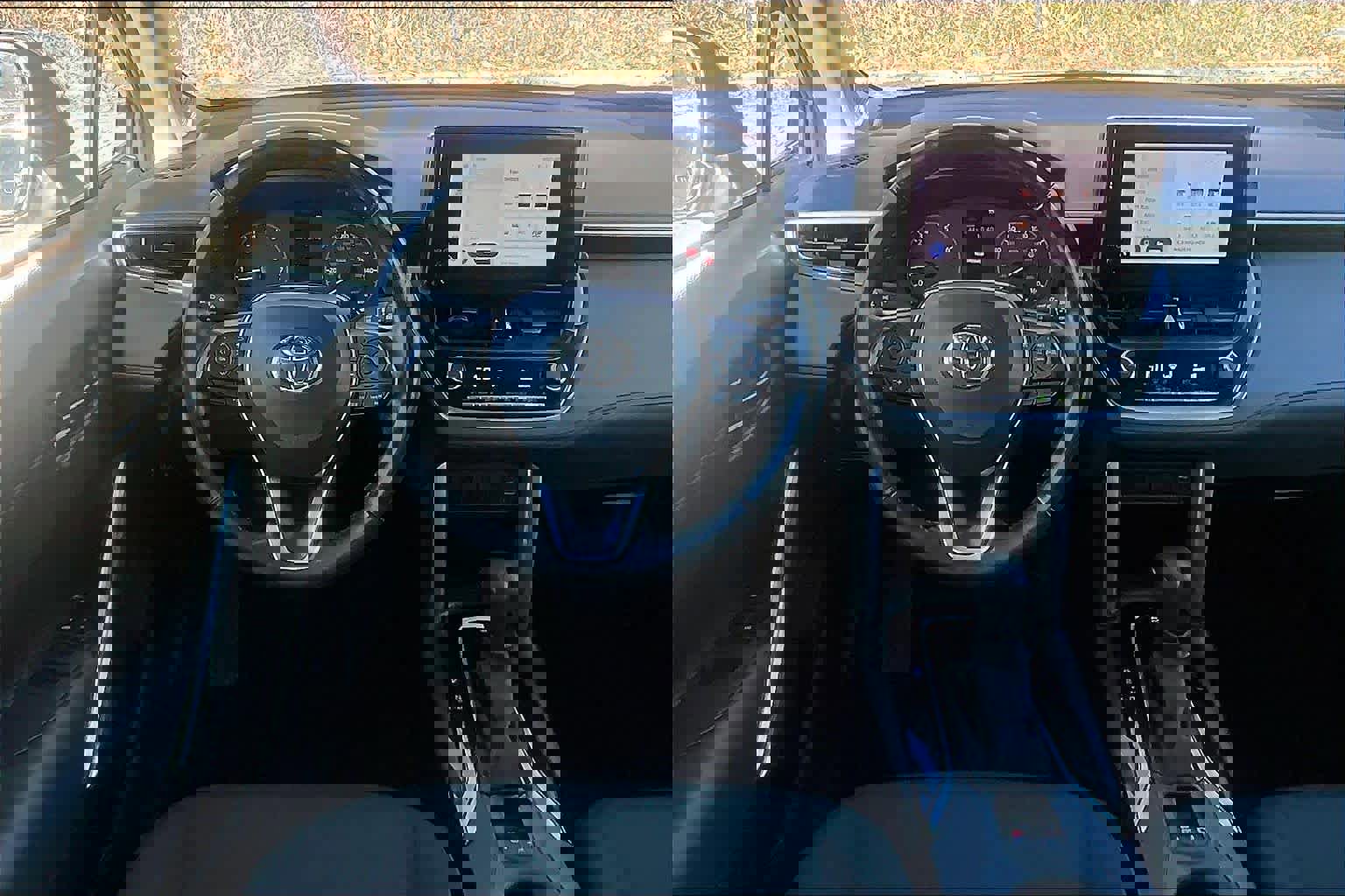 Certified 2023 Toyota Corolla Cross LE w/ Moonroof Package image 5